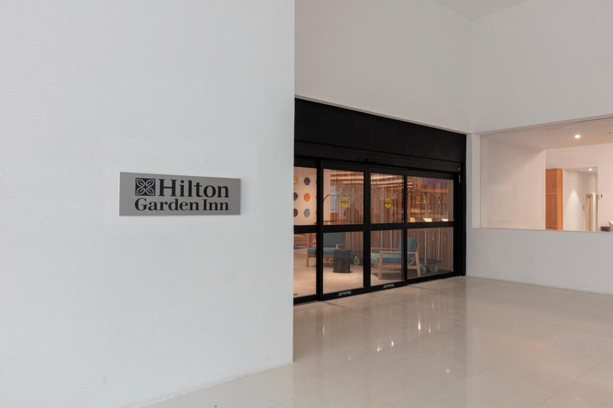 Hilton Garden Inn Guadalajara Airport Exterior foto